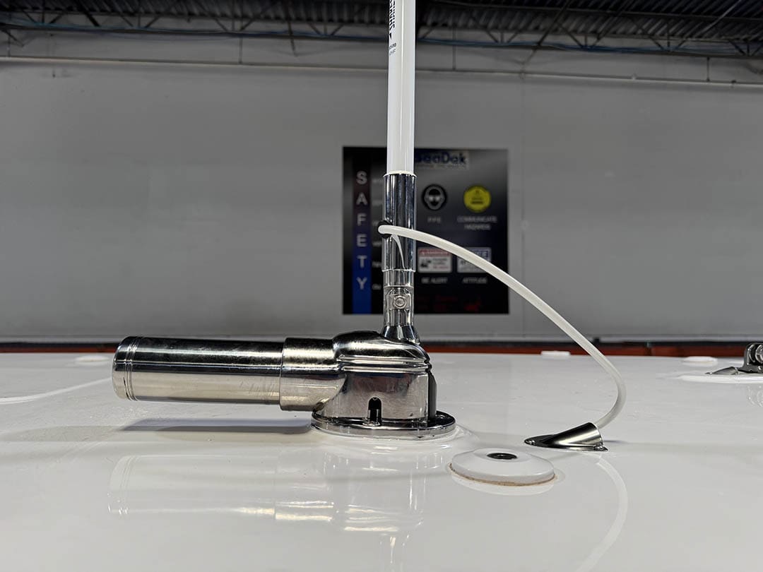 Power assisted antenna mount actuator