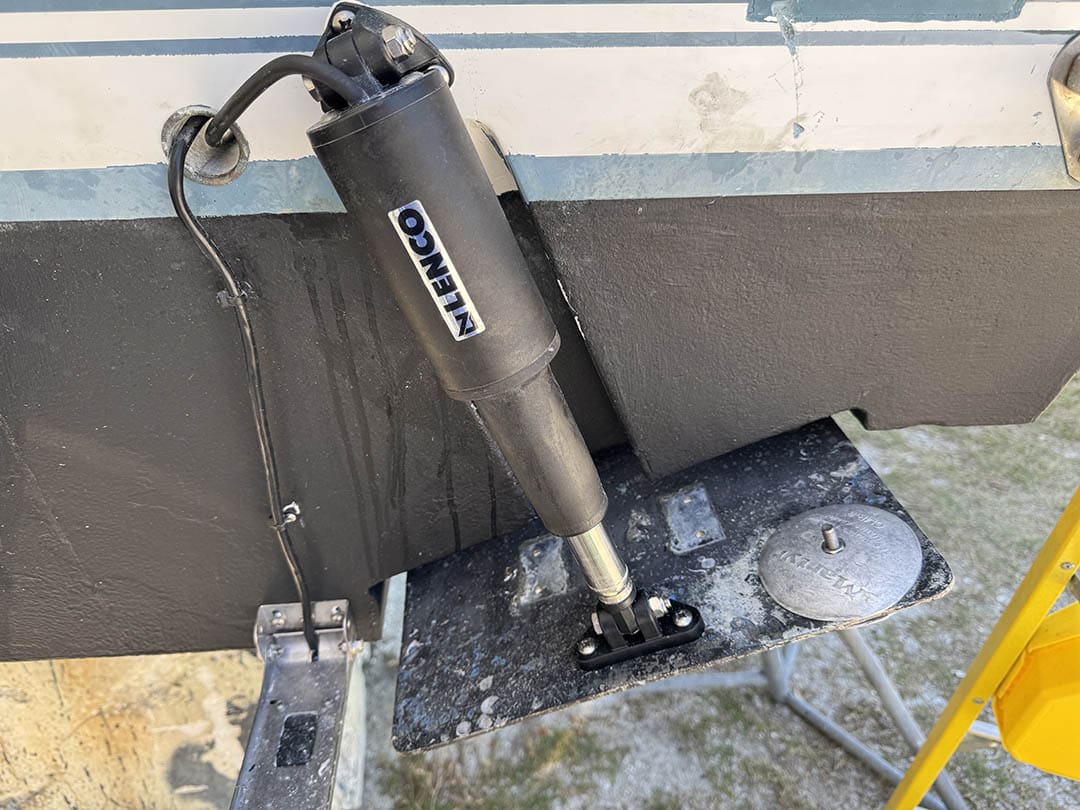 Lenco trim tab actuator, Bennett trim tabs